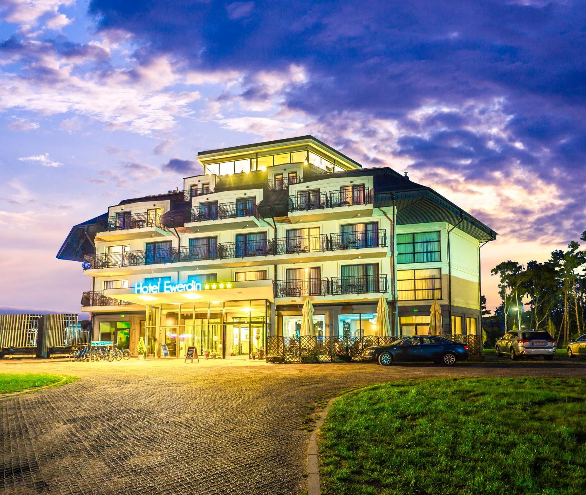 Hotel Ewerdin Swinoujscie Bagian luar foto
